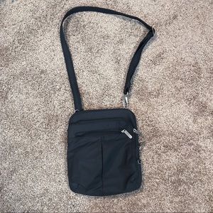 Travelon Anti-theft Travel Purse NWOT